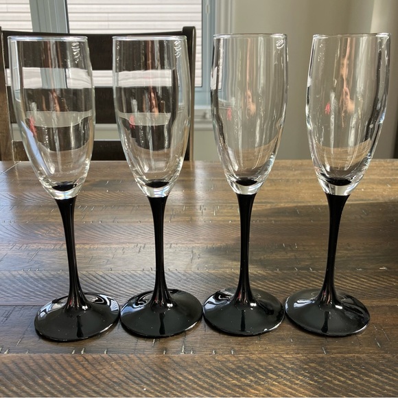 Luminarc | Champagne flutes with black stems - Picture 4 of 4